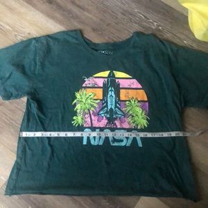 just selling to clean put my closet!